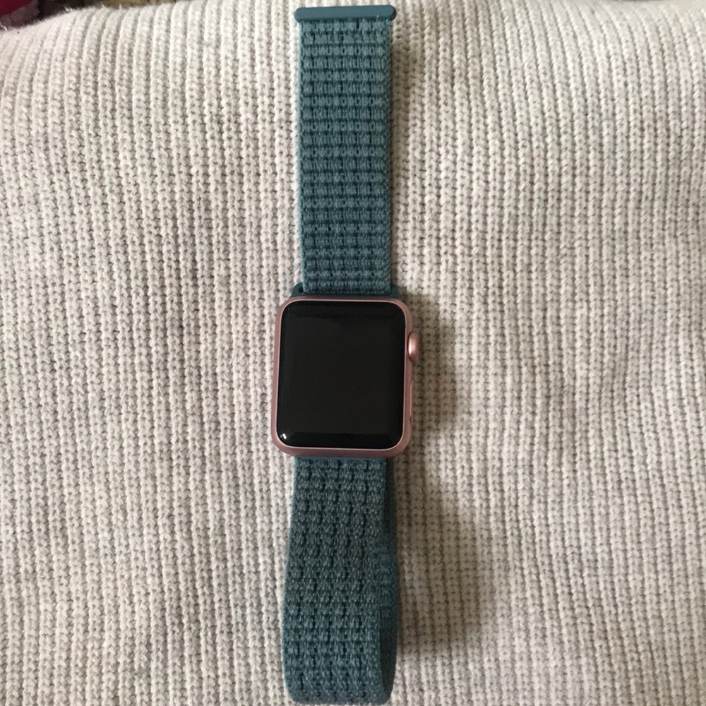Rose gold Apple Watch Series 1 38mm